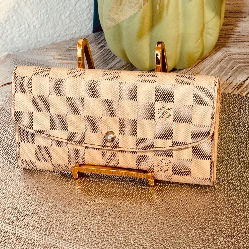 Louis Vuitton Damier Bifold Checkered Clutch - Picture 2 of 16